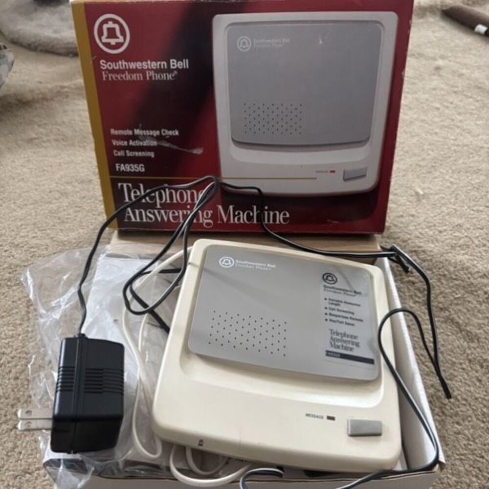 Southwestern Bell Freedom Phone FA935G TelephoneโAnswering Machine
